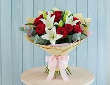 Букет цветов из:  Лилии и Розы в Благовещенске Республики Башкортостан