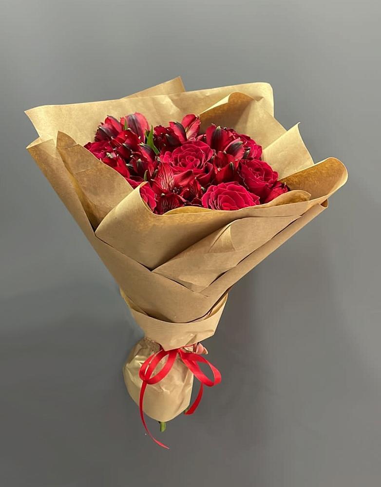 Букет цветов из: Альстромерии и Розы в Благовещенске Республики Башкортостан