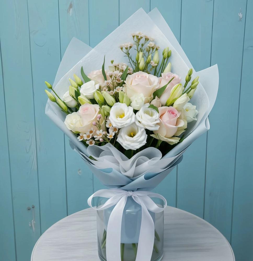 Букет цветов из: Розы и Лизиантусы в Благовещенске Республики Башкортостан