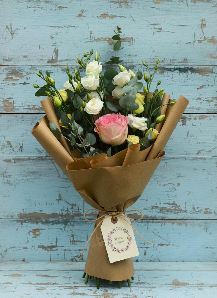 Букет цветов из: Розы и Лизиантусы в Благовещенске Республики Башкортостан