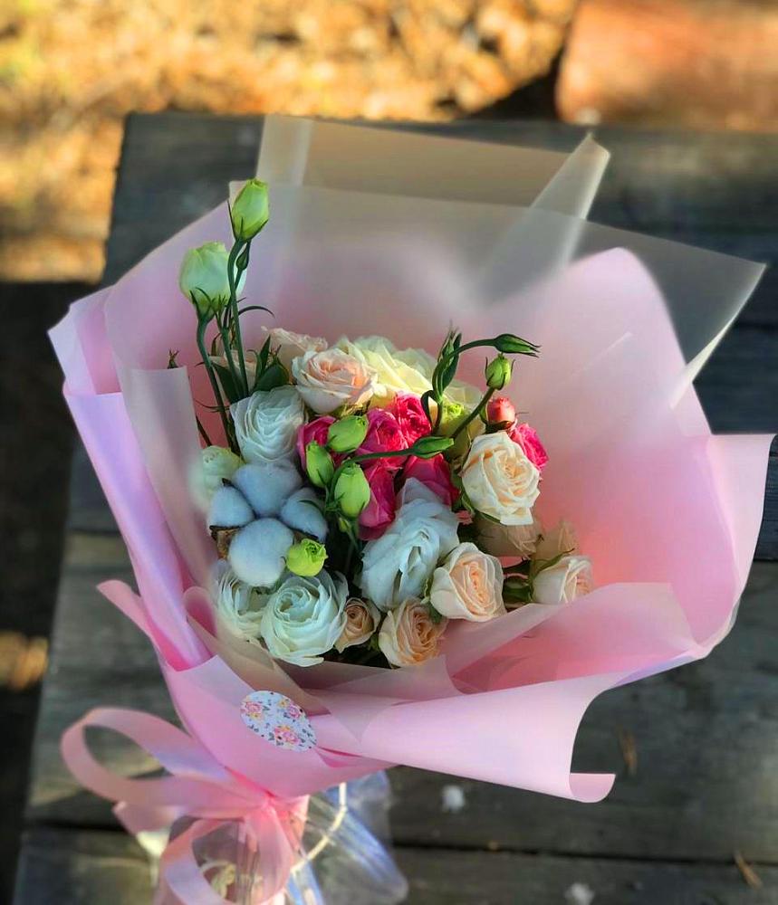 Букет цветов из: Розы и Лизиантусы в Благовещенске Республики Башкортостан