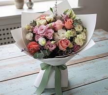 Букет цветов из:  Розы, Лизиантусы и Гвоздики в Благовещенске Республики Башкортостан