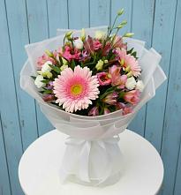 Букет цветов из:  Герберы, Альстромерии и Лизиантусы в Благовещенске Республики Башкортостан