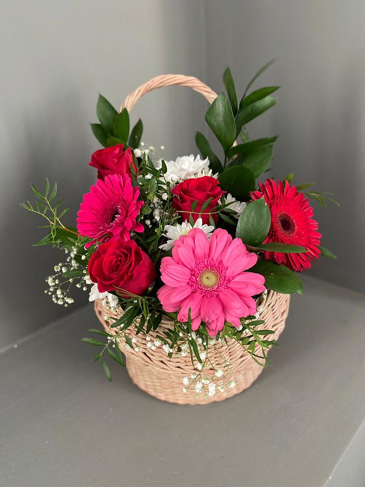 Цветочная композиция из Розы, Хризантемы и Герберы в корзине в Благовещенске Республики Башкортостан
