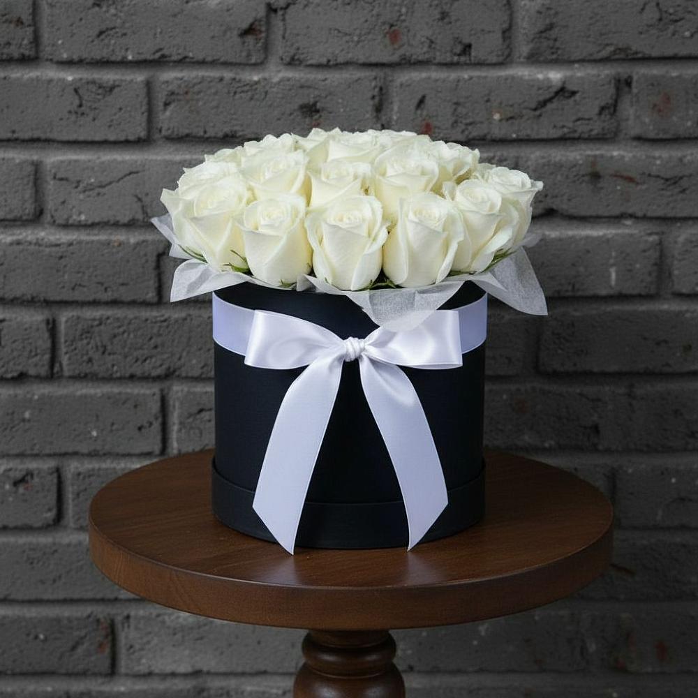 Цветочная композиция из Розы в шляпной коробке в Благовещенске Республики Башкортостан