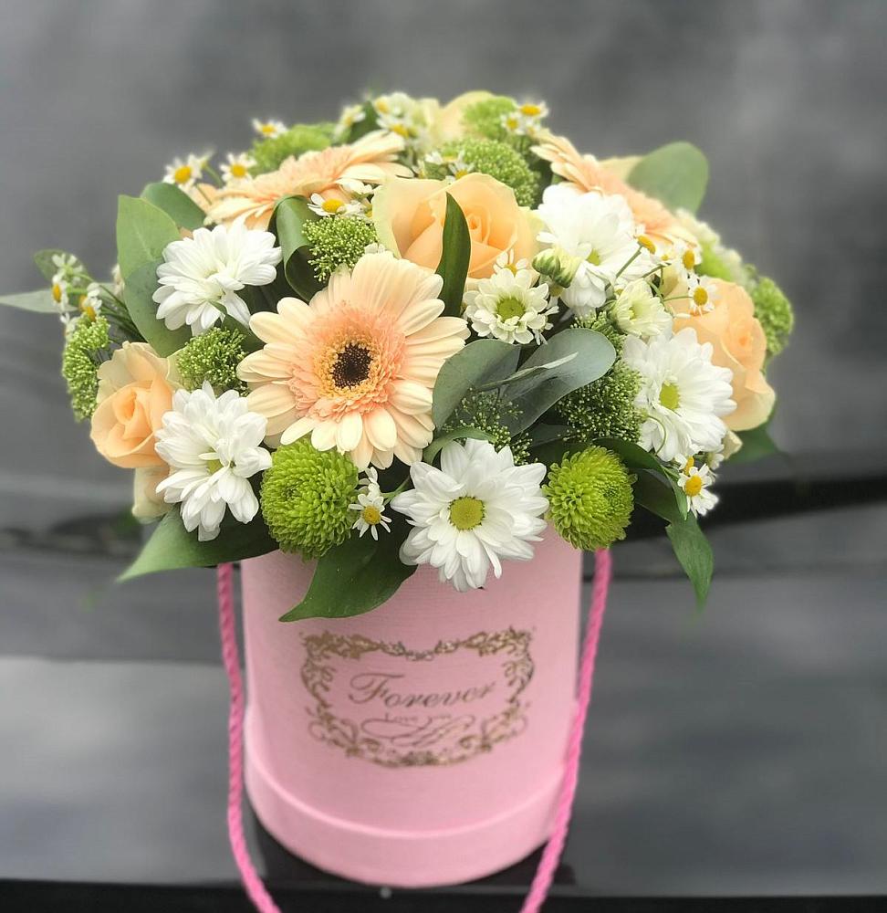 Цветочная композиция из Розы, Герберы и Хризантемы в шляпной коробке в Благовещенске Республики Башкортостан