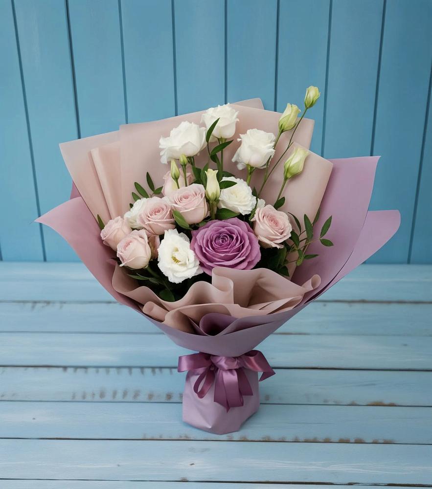 Букет цветов из: Розы и Лизиантусы в Благовещенске Республики Башкортостан